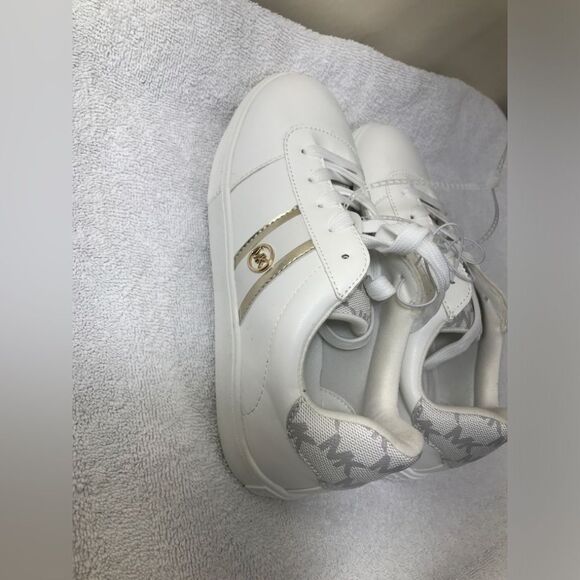 Michael Kors  Faux Leather MK Logo Print White Sneakers Shoes Youth size 4 - Picture 6 of 9